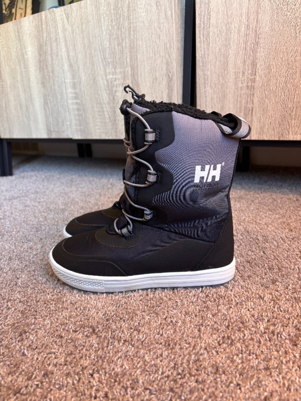 Helly Hansen Boys' Bivy Waterproof Winter Boots Size 3 Black/Grey